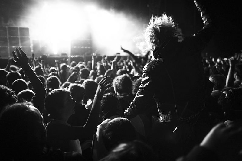 8 Safety Risks To Avoid At A Music Concert