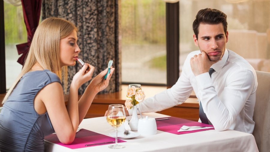 3 Ways Guys Can Ruin A First Date